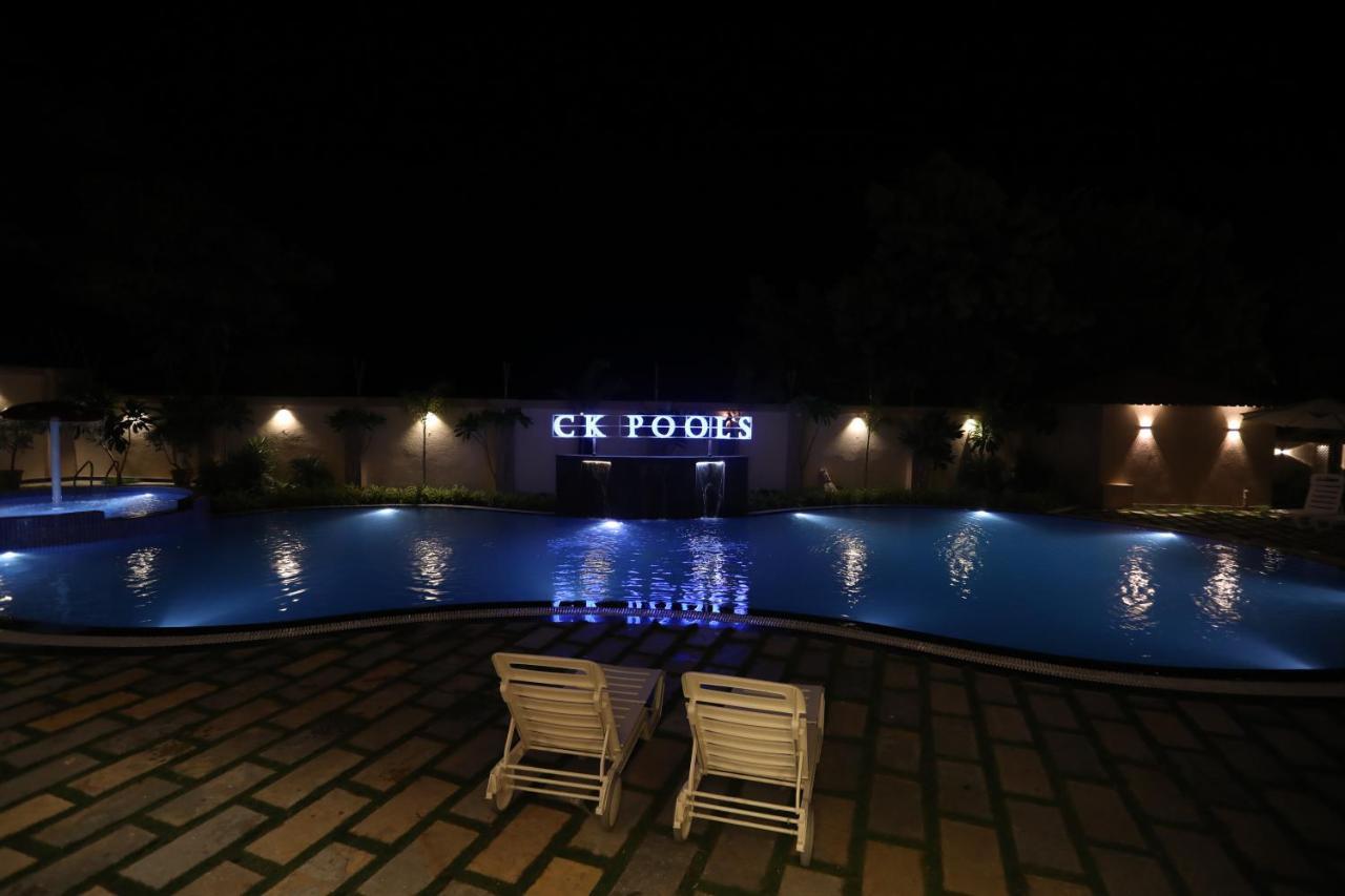 Chandan Kasturi Resort Dariāwad 외부 사진