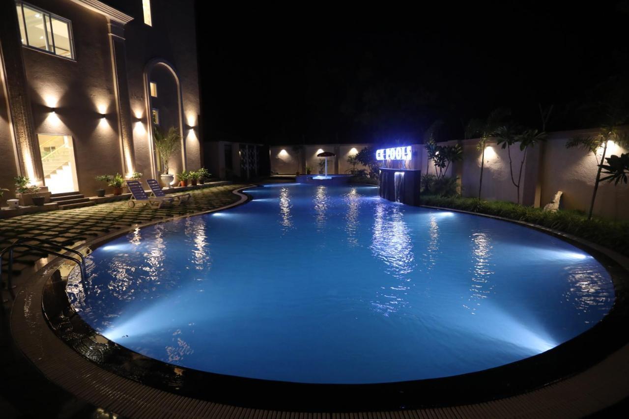Chandan Kasturi Resort Dariāwad 외부 사진